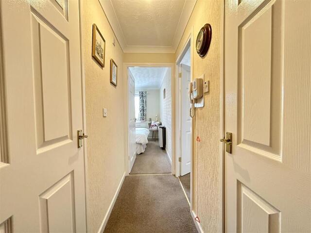 Lyttleton House, Blackberry Lane, 1 Bedroom Flat