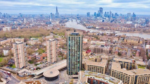 Surrey Quays Road, London, 2 Bedroom Apartment