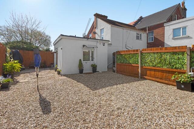 Rose Cottage, Torquay Road, 2 Bedroom End