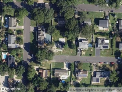 State St, West Babylon, Preforeclosure Single-family Home