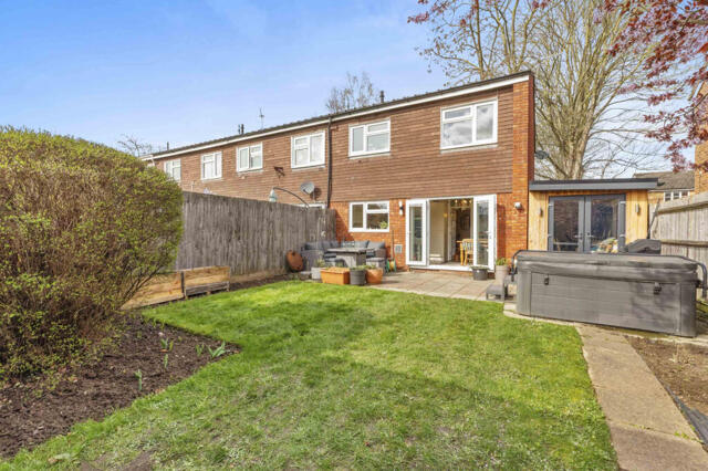 Gunthorpe Road, Hobart Court, Marlow, 3 Bedroom End