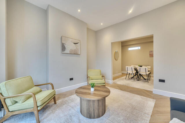 Fairlawn Park, Sydenham, 5 Bedroom House