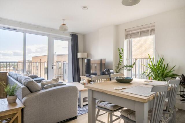 Apple Yard, Anerley, 3 Bedroom Flat