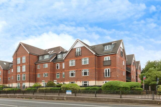 London Road, Camberley, 2 Bedroom Flat