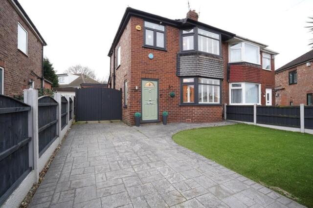 Chadderton, Ashton Crescent, Oldham, 3 Bedroom Semi-detached