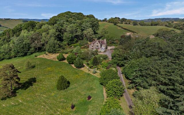 Llanfair Caereinion, Welshpool, 10 Bedroom Detached