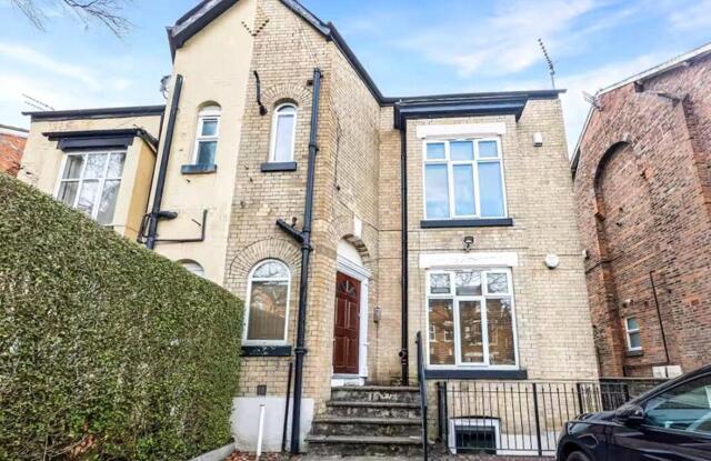 Didsbury, Clyde Road, Manchester, 2 Bedroom Flat
