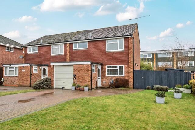 Madeira Road, West Byfleet, 3 Bedroom Semi-detached