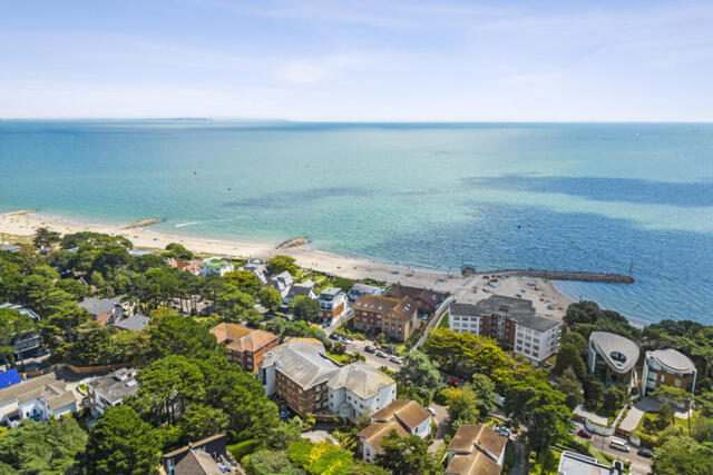 Sandbanks, Banks Road, Poole, 2 Bedroom Apartment