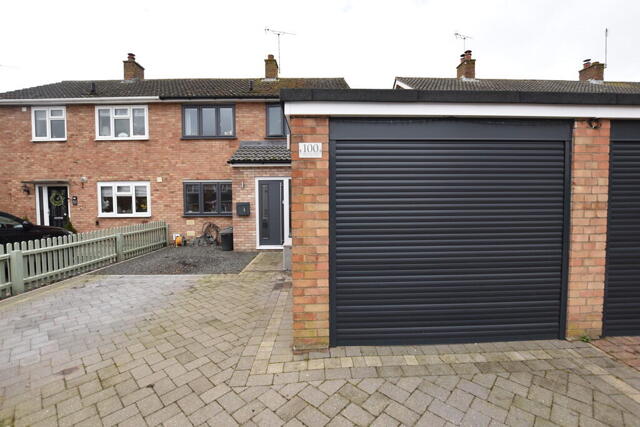 Mumford Road, West Bergholt, 3 Bedroom Semi-detached