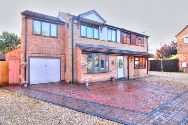 Digby Close, Lincoln, 4 Bedroom Semi-detached