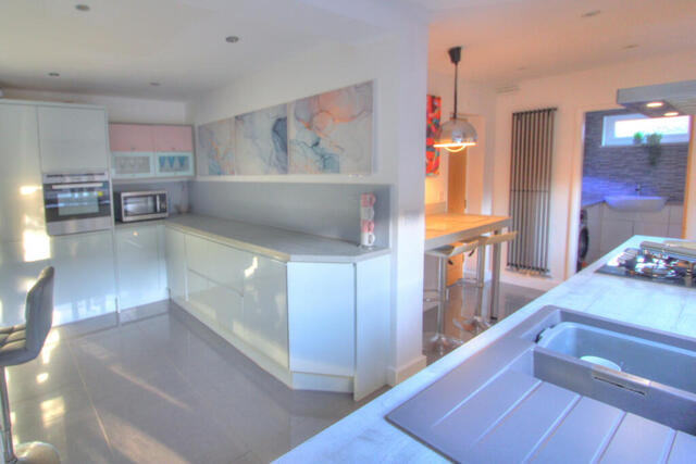 Digby Close, Lincoln, 4 Bedroom Semi-detached