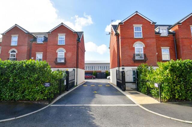 Kings Park, Leigh, 2 Bedroom Flat