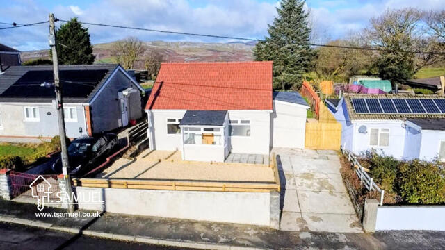 Cefn Byrle Road, Coelbren, 3 Bedroom Bungalow