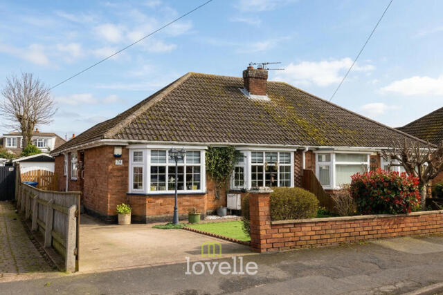 Peaks Avenue, New Waltham, 3 Bedroom Semi-detached