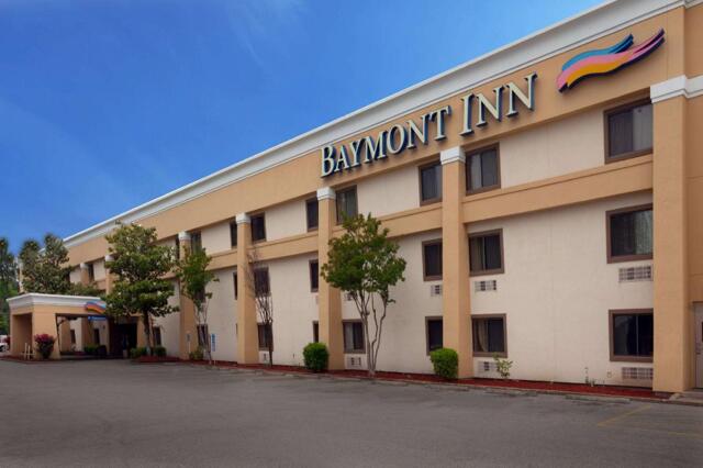 Shelby Oaks Dr, Memphis (tn), Baymont By Wyndham