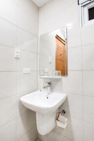 Sampaloc Street, San Antonio Village, Manila, Manila, Hotel Merlo, Hotel