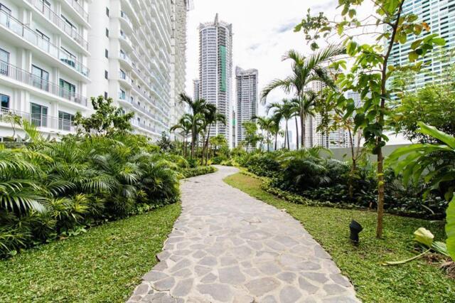 West Service Road, Paranaque Unit  St. Tropez Tower, Azure Urban Resort Residences,manila, Gorgeous 