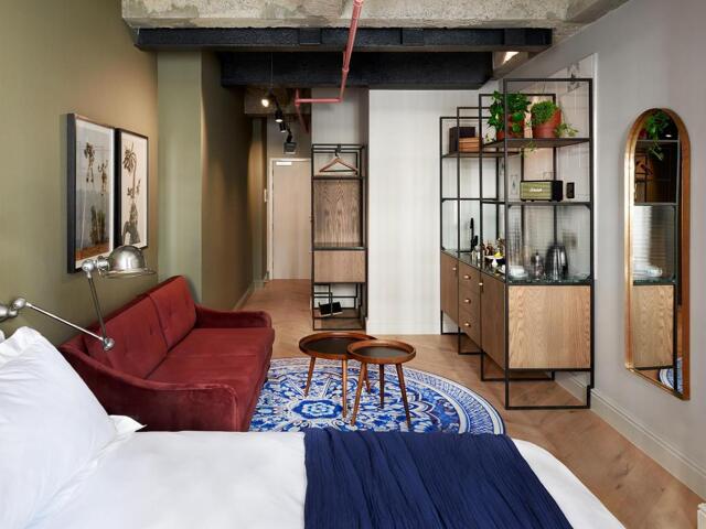 Saint Georges Mall, Cape Town, Gorgeous George, Hotel