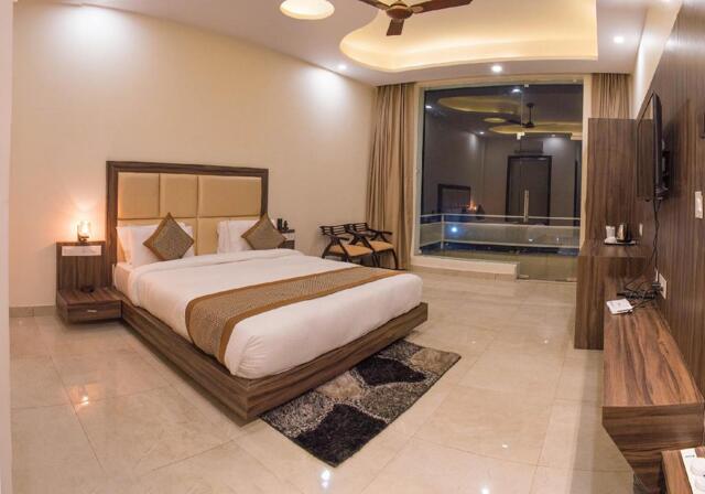 Jim Corbett National Park, Ramnagar - Nainital Road Bailparao, Mankanth Pur, Ramnagar, Uttarakhand, 