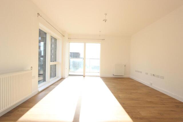 1 Magellan Boulevard, Bawley Court, Royal Docks, 1 Bedroom Flat