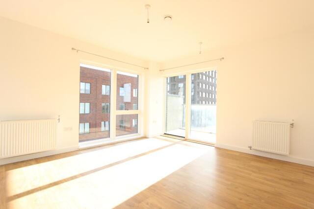 1 Magellan Boulevard, Bawley Court, Royal Docks, 1 Bedroom Flat