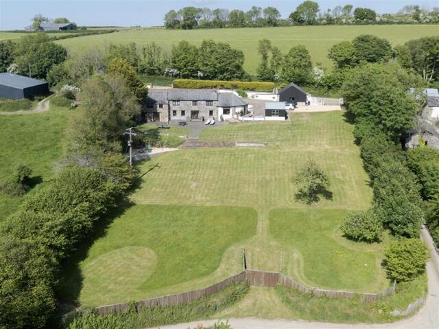 Lombard, Lanteglos, 6 Bedroom Country