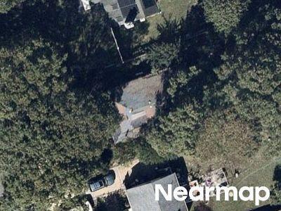 Grand Ave, Shirley, Preforeclosure Single-family Home