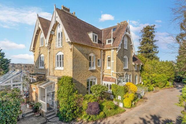 Broadwater Down, Tunbridge Wells, 3 Bedroom Flat