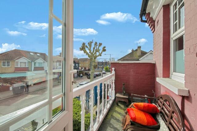 Hamilton Road, London, 1 Bedroom Apartment