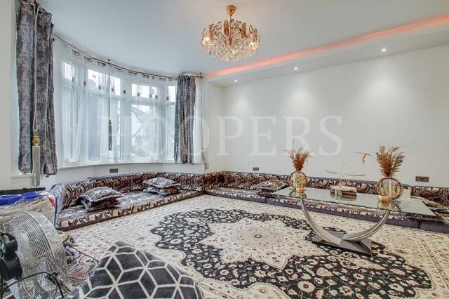 Winslow Close, London, 6 Bedroom Semi-detached
