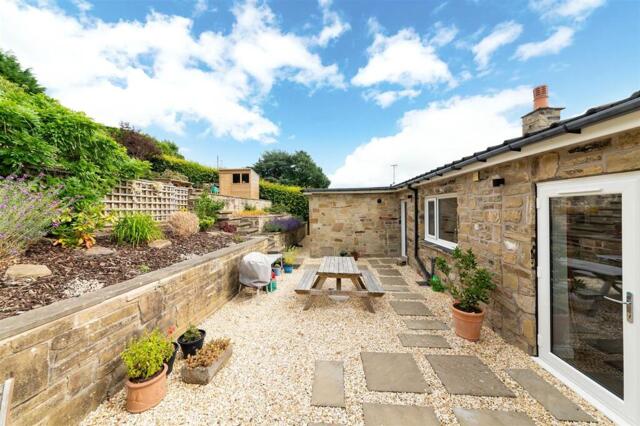 Clough Drive, Fenay Bridge, 3 Bedroom Detached