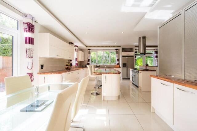 Silverdale, Vicarage Lane, 4 Bedroom Detached
