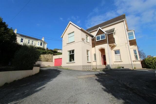 Primley Park, Paignton, 2 Bedroom Semi-detached