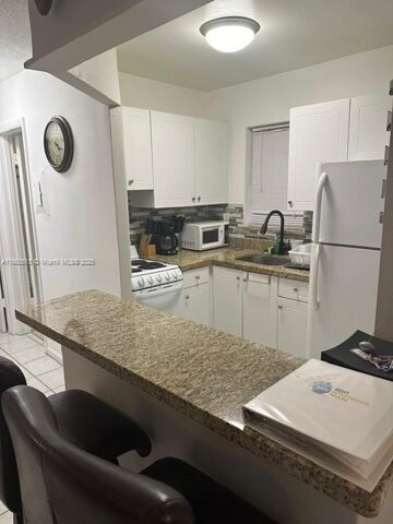Nd St Apt,sunny Isles Beach, Condo For Rent
