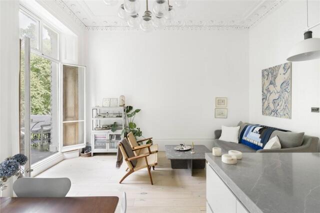 St Stephens Gardens, London, 2 Bedroom Apartment