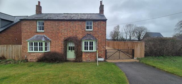 Big Green, Warmington, 3 Bedroom Cottage