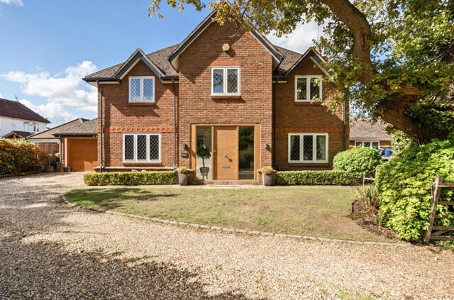 Waterperry Lane, Chobham, 5 Bedroom Detached