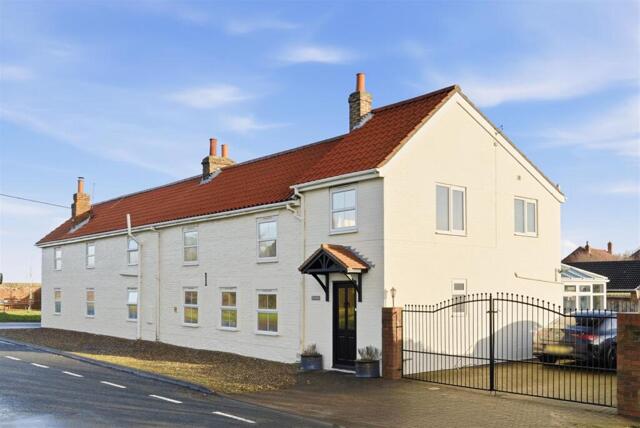 Rectory Road, Roos, 5 Bedroom Detached