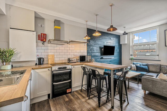 Flat,shoe & Boot Factory, 3 Bedroom Property