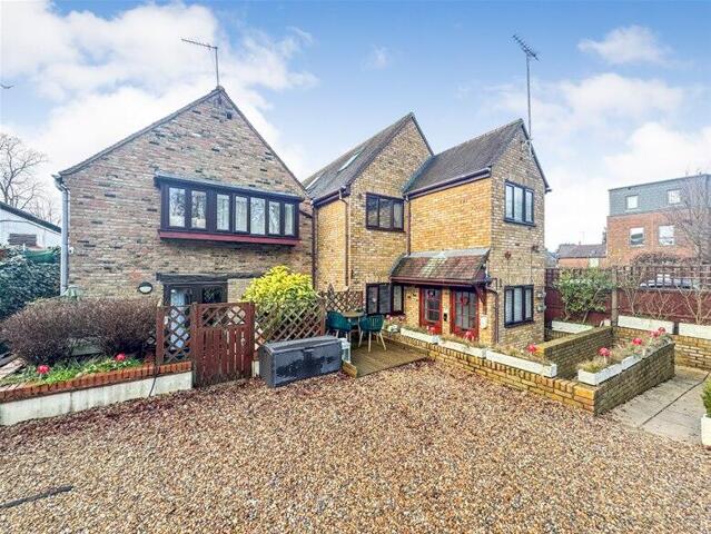 Sun Lane, Harpenden, Studio Flat For