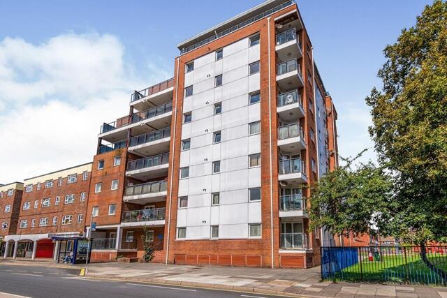 Queen Street, Portsmouth, 2 Bedroom Apartment Queen Street, Portsmouth, 2 Bedroom Apartment