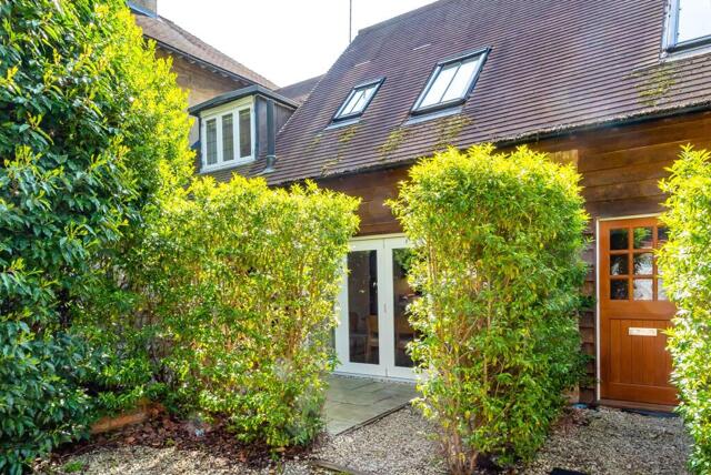 Headington Road, Headington, 2 Bedroom Cottage