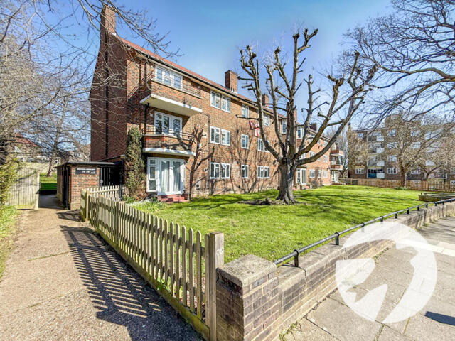 Restons Crescent, London, 1 Bedroom Flat