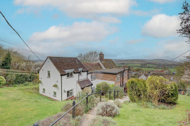 Loosley Row, Lower Road, Princes Risborough, 5 Bedroom Semi-detached