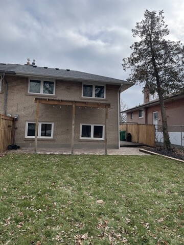 Mississauga, Room For Rent