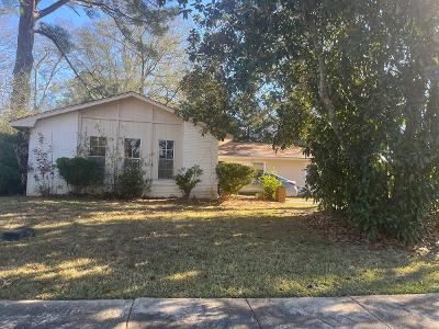 Parker Dr, Clinton, Foreclosure Single-family Home