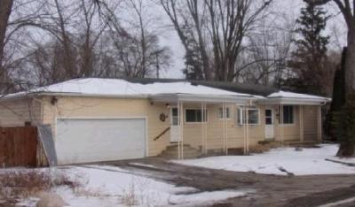 Newton Rd, Commerce Township, Foreclosure Single-family Home