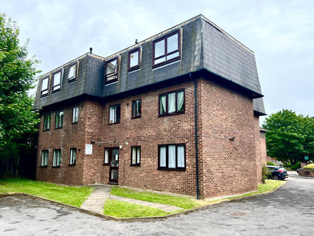 Alexandra Avenue, Camberley, 1 Bedroom Flat