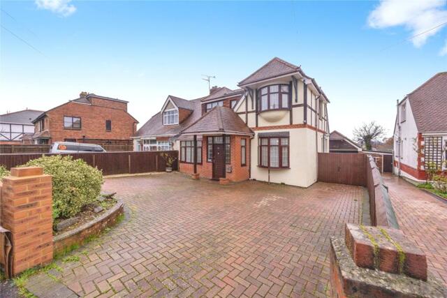 The Dale, Waterlooville, 4 Bedroom Semi-detached The Dale, Waterlooville, 4 Bedroom Semi-detached